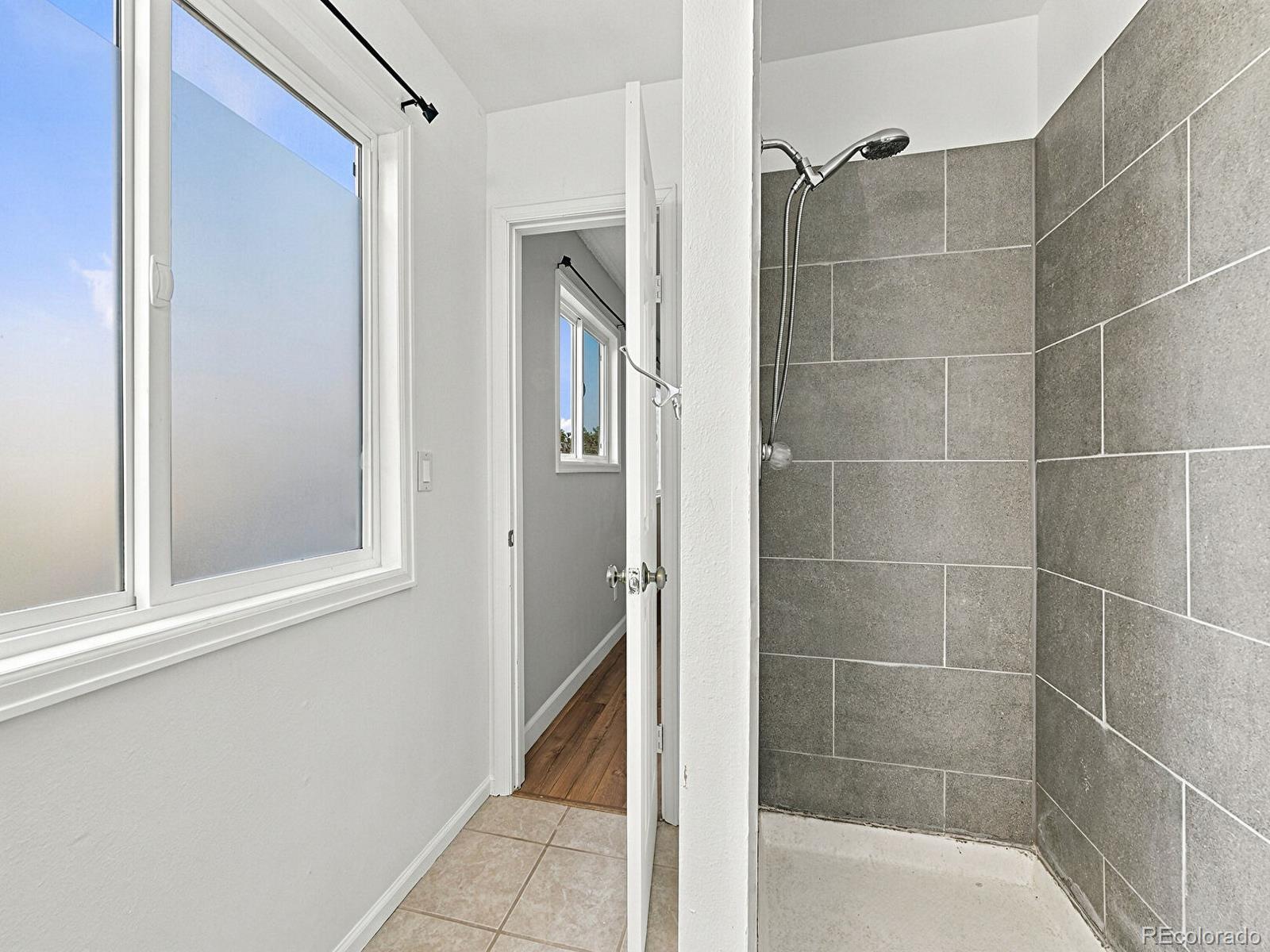 MLS Image #16 for 11052 e ohio place,aurora, Colorado