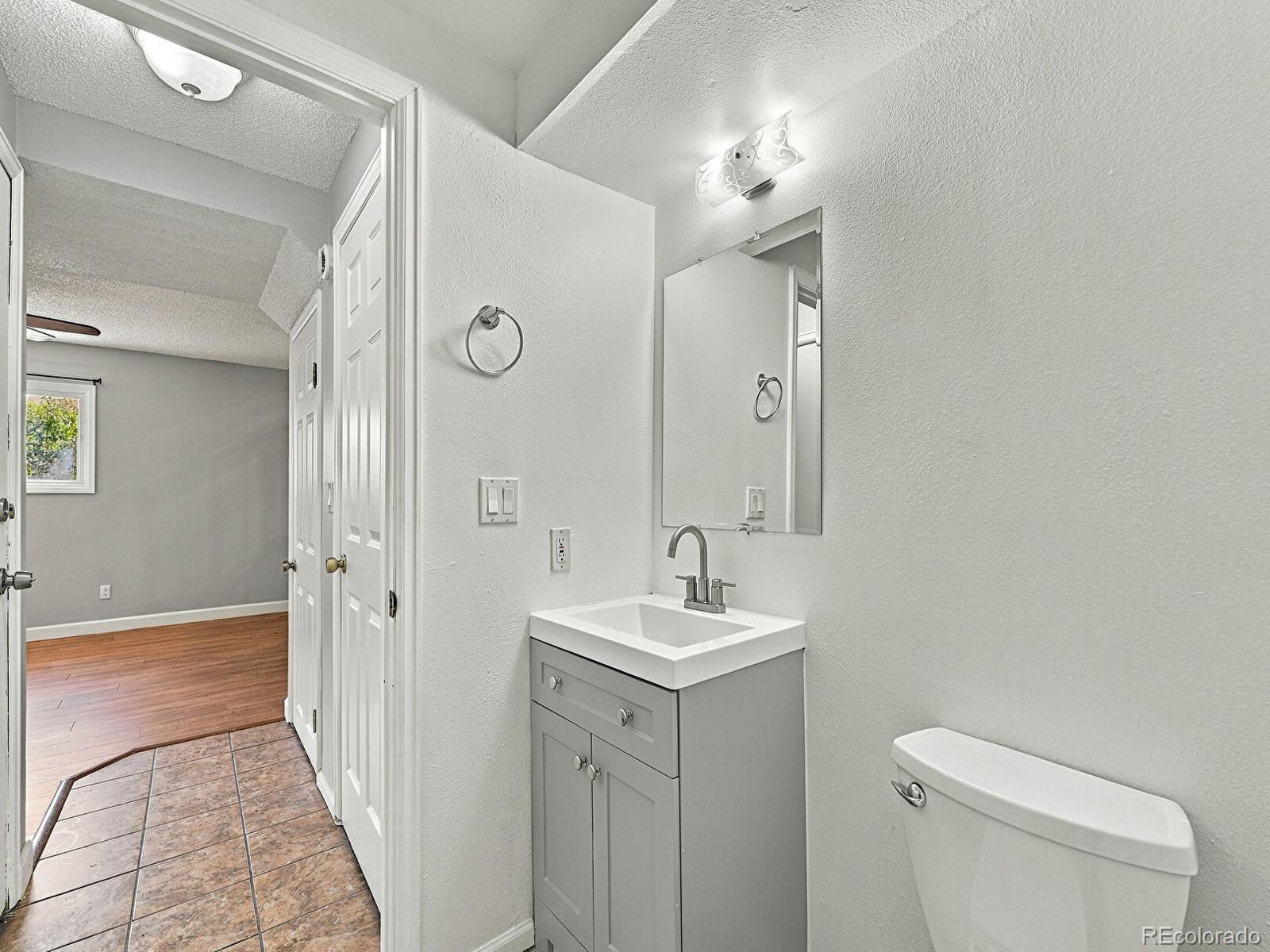 MLS Image #22 for 11052 e ohio place,aurora, Colorado