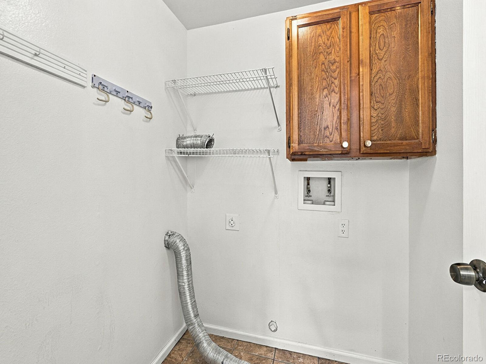 MLS Image #23 for 11052 e ohio place,aurora, Colorado