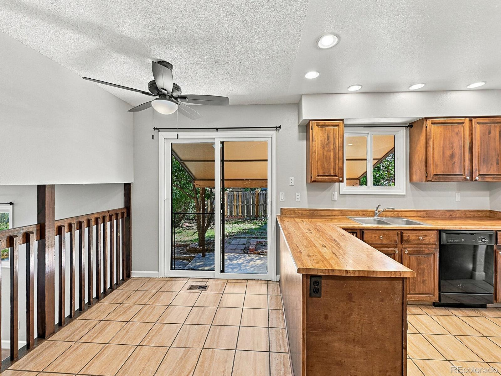 MLS Image #8 for 11052 e ohio place,aurora, Colorado