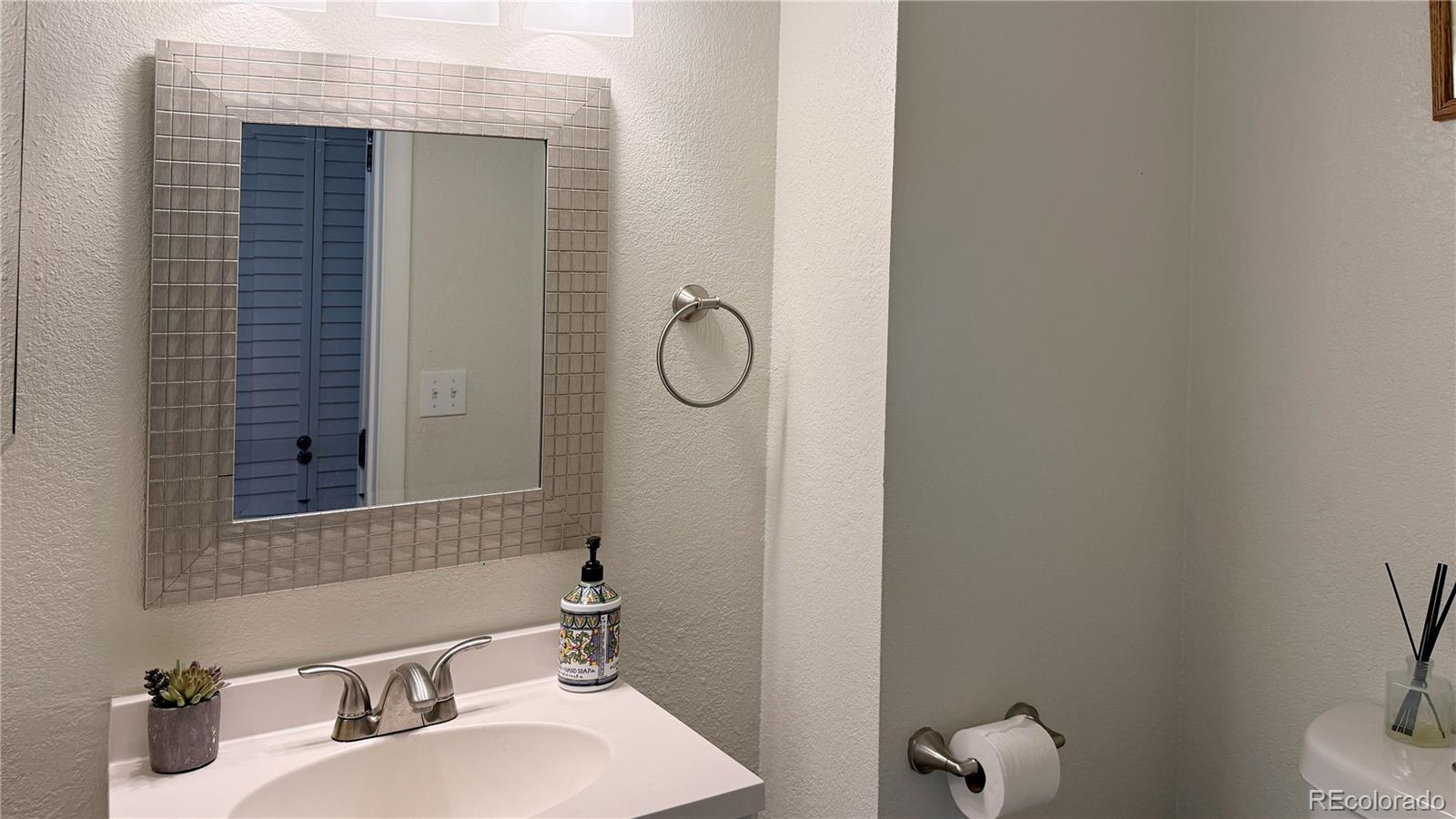 MLS Image #8 for 19292 e nassau drive,aurora, Colorado