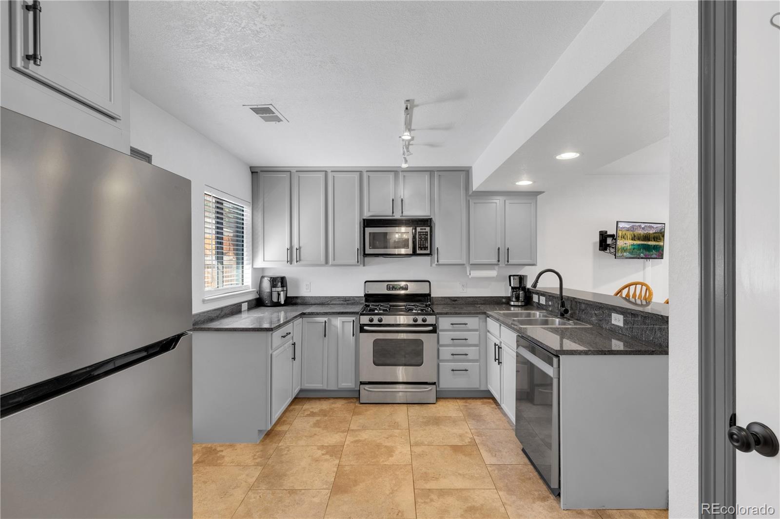 MLS Image #10 for 3321  eliot street,denver, Colorado