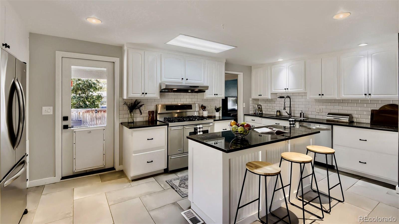 MLS Image #7 for 6392 s poplar court,centennial, Colorado