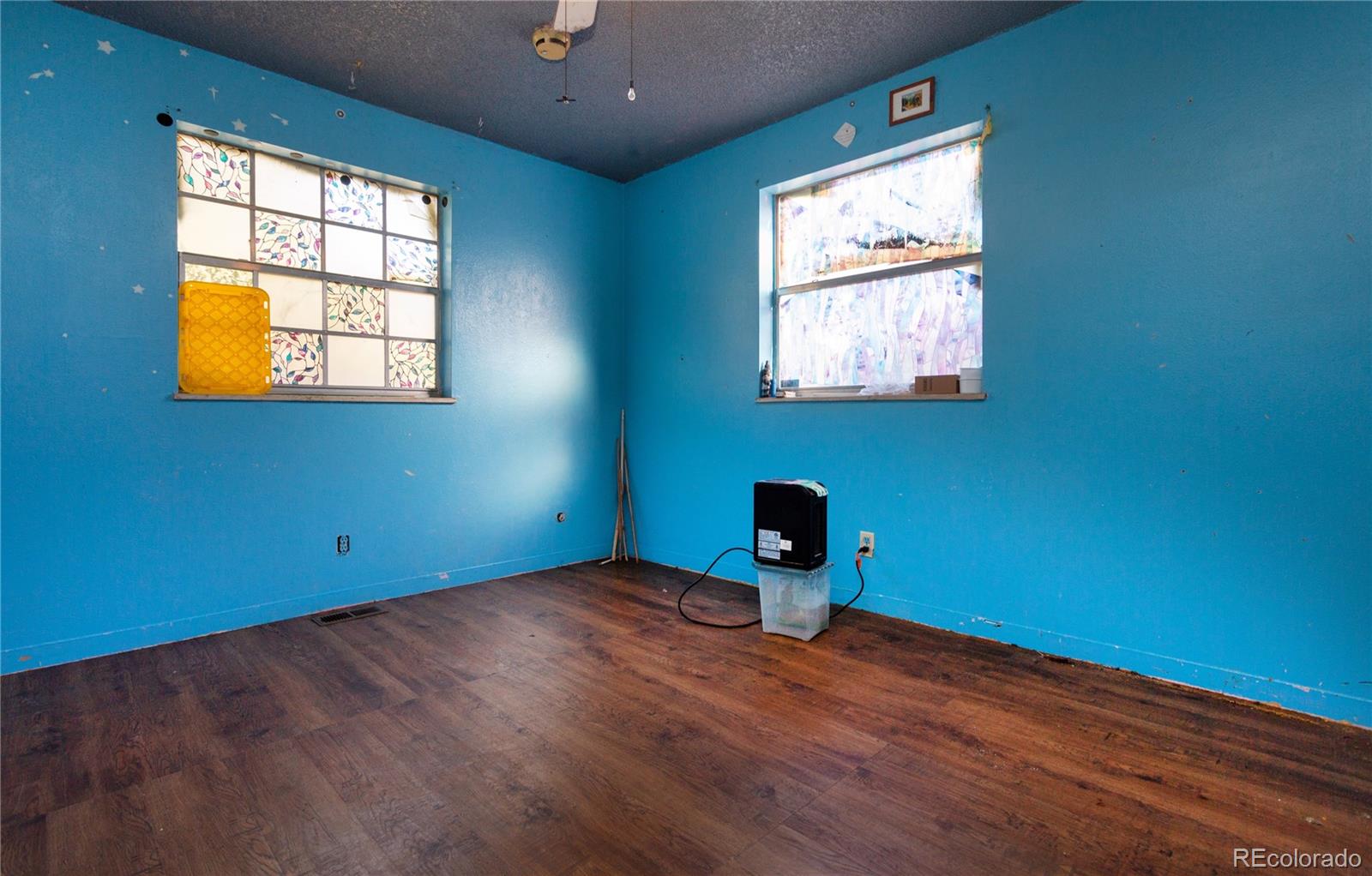 MLS Image #12 for 5557  crystal way,denver, Colorado