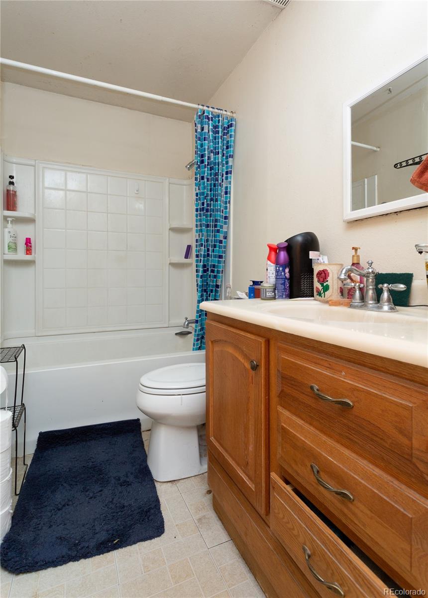 MLS Image #14 for 5557  crystal way,denver, Colorado