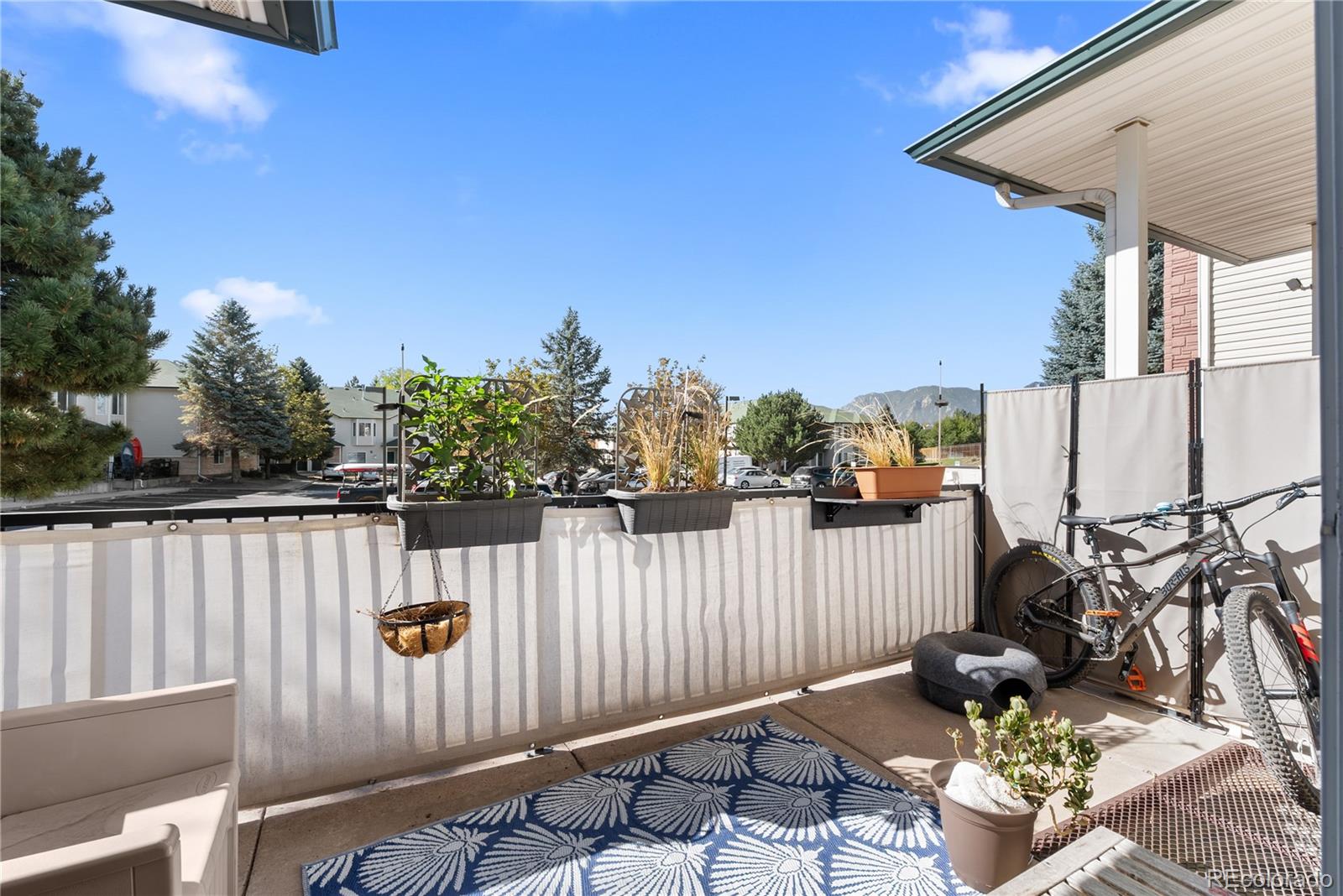 MLS Image #1 for 2002  legacy ridge view 109,colorado springs, Colorado