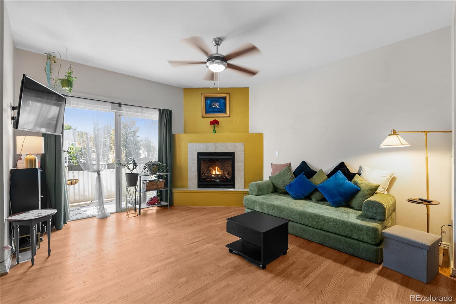 MLS Image #2 for 2002  legacy ridge view 109,colorado springs, Colorado