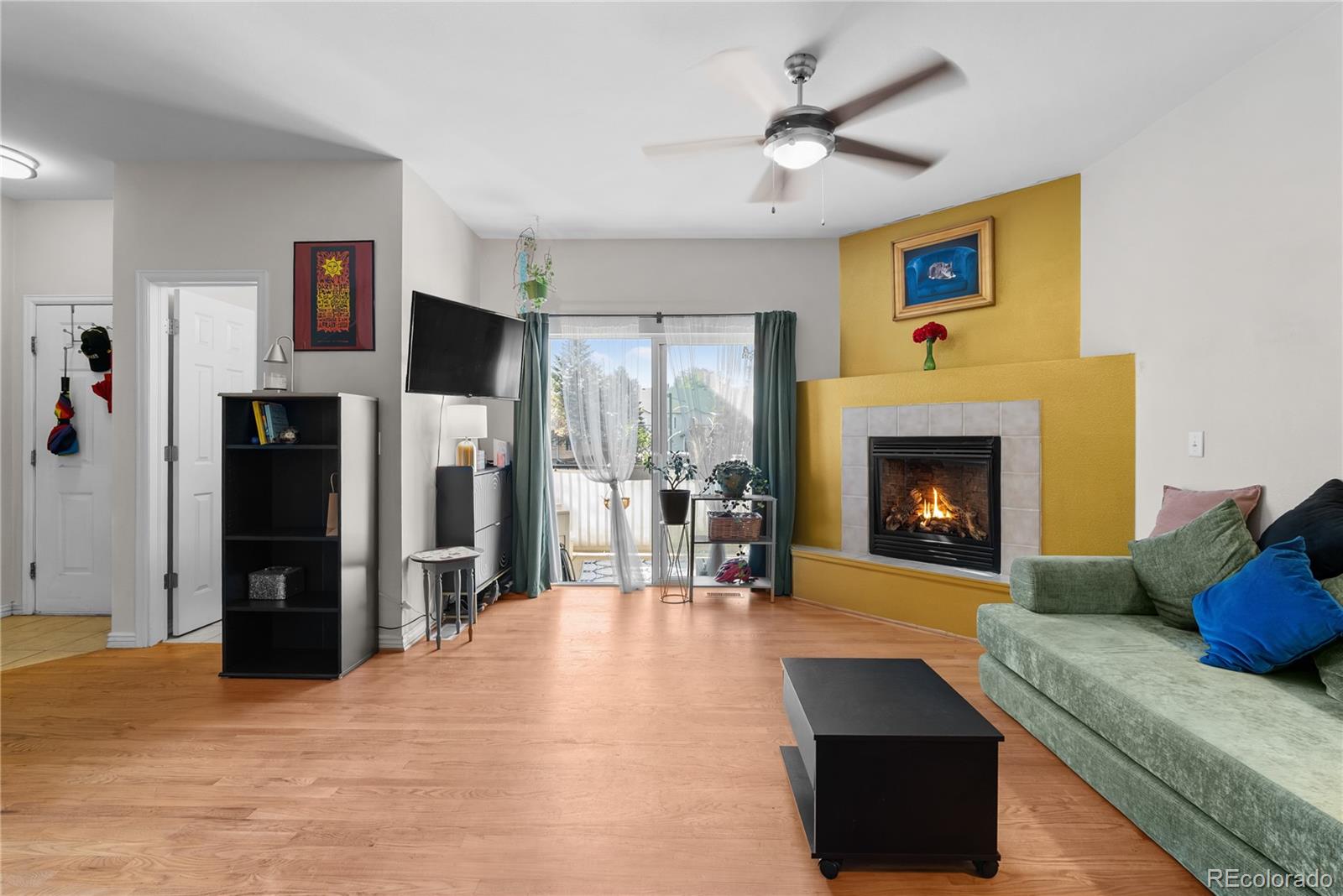 MLS Image #3 for 2002  legacy ridge view 109,colorado springs, Colorado