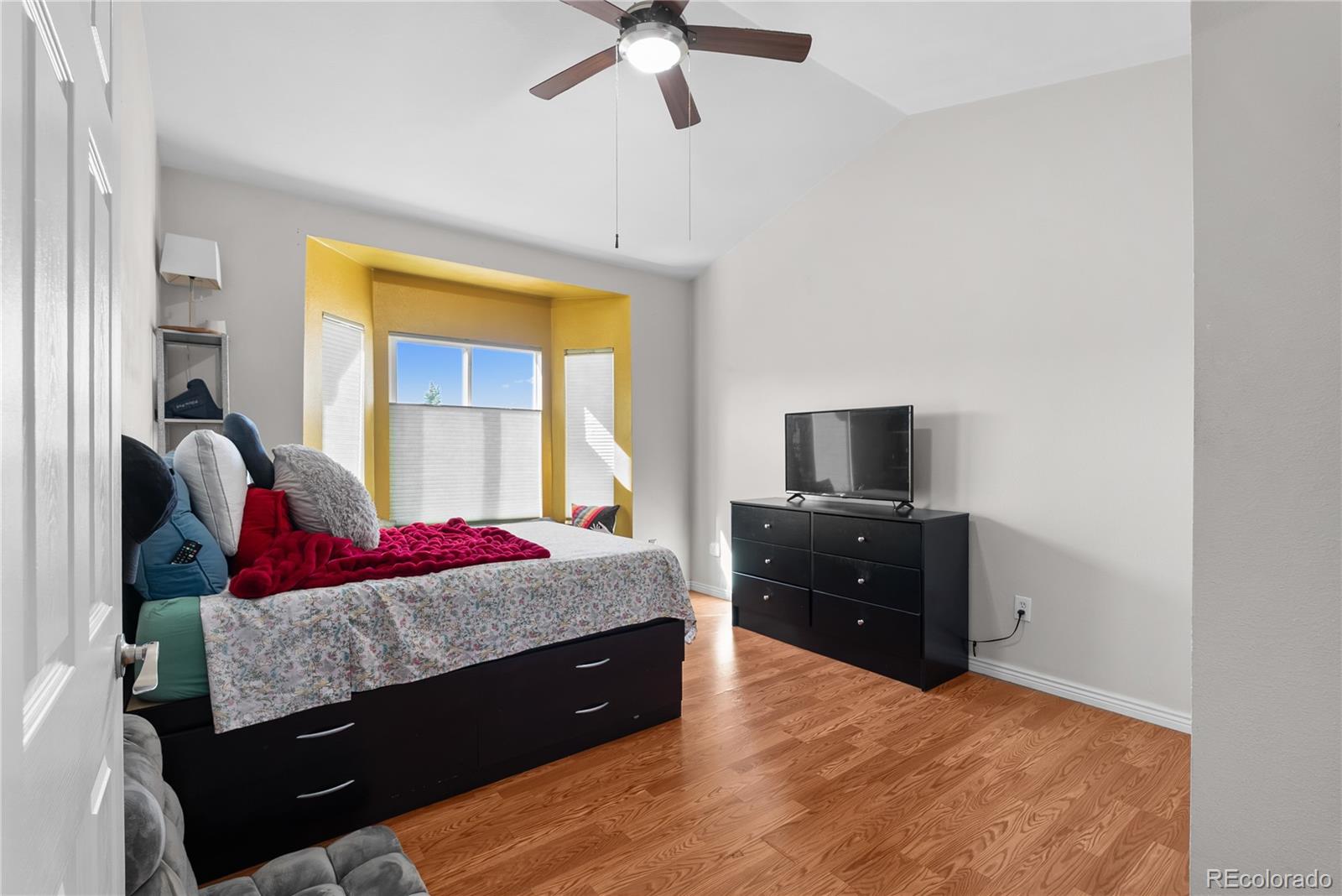 MLS Image #7 for 2002  legacy ridge view 109,colorado springs, Colorado