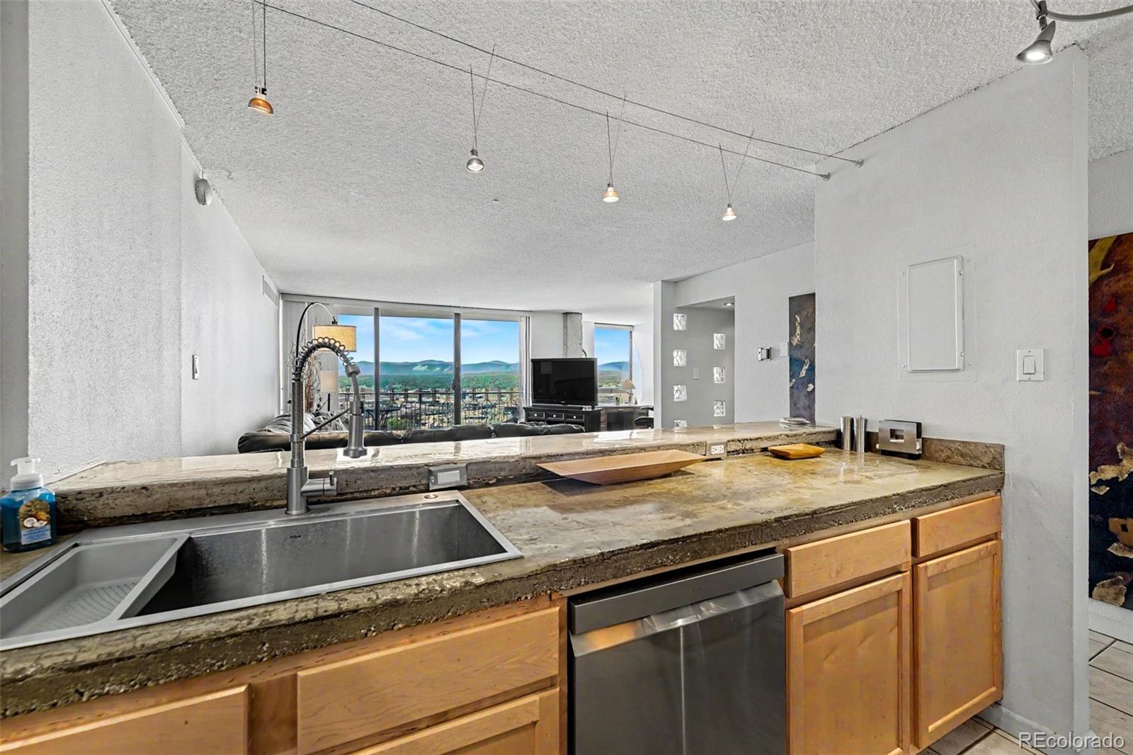 MLS Image #13 for 1020  15th street 33a,denver, Colorado
