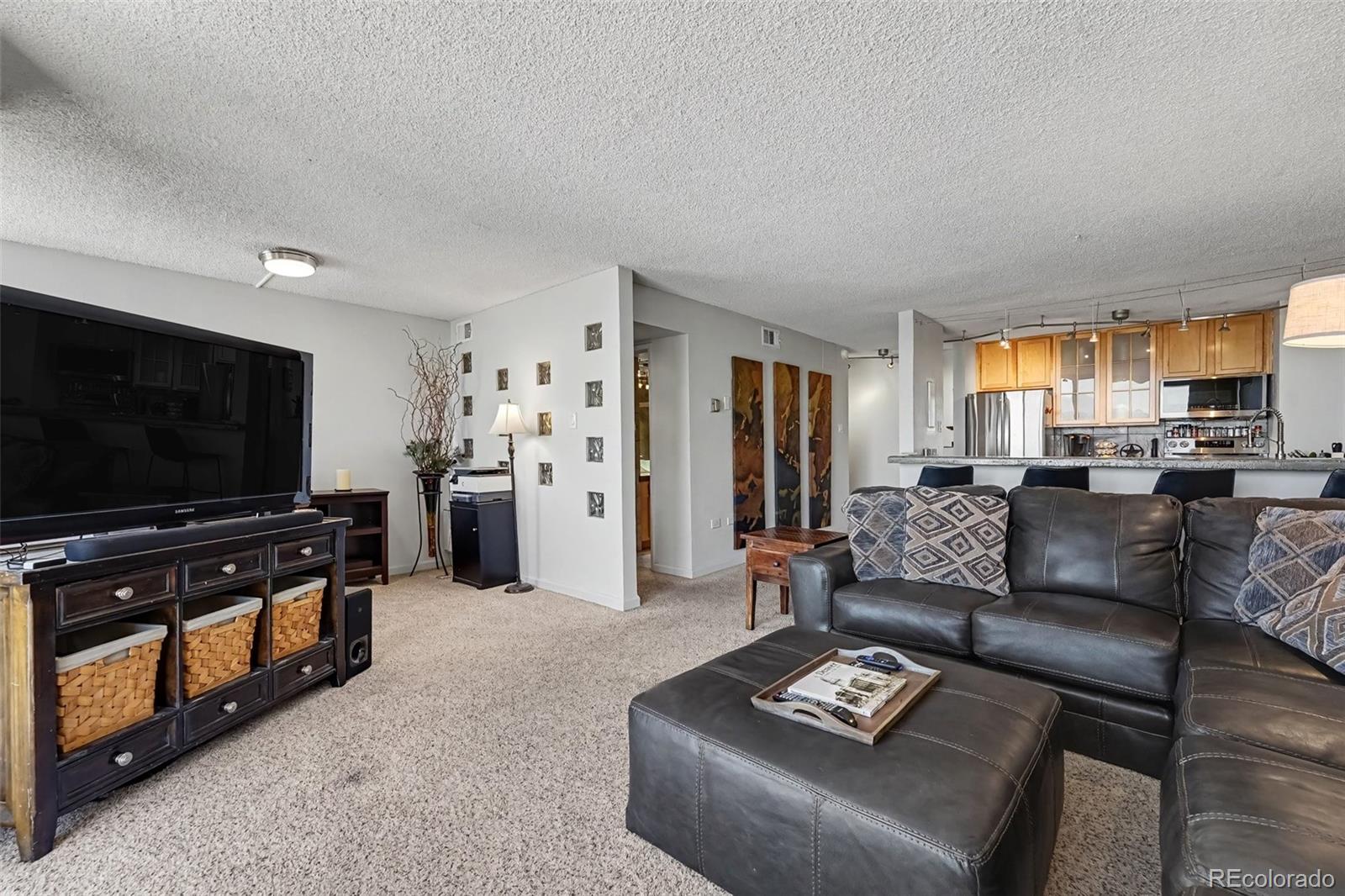 MLS Image #4 for 1020  15th street 33a,denver, Colorado
