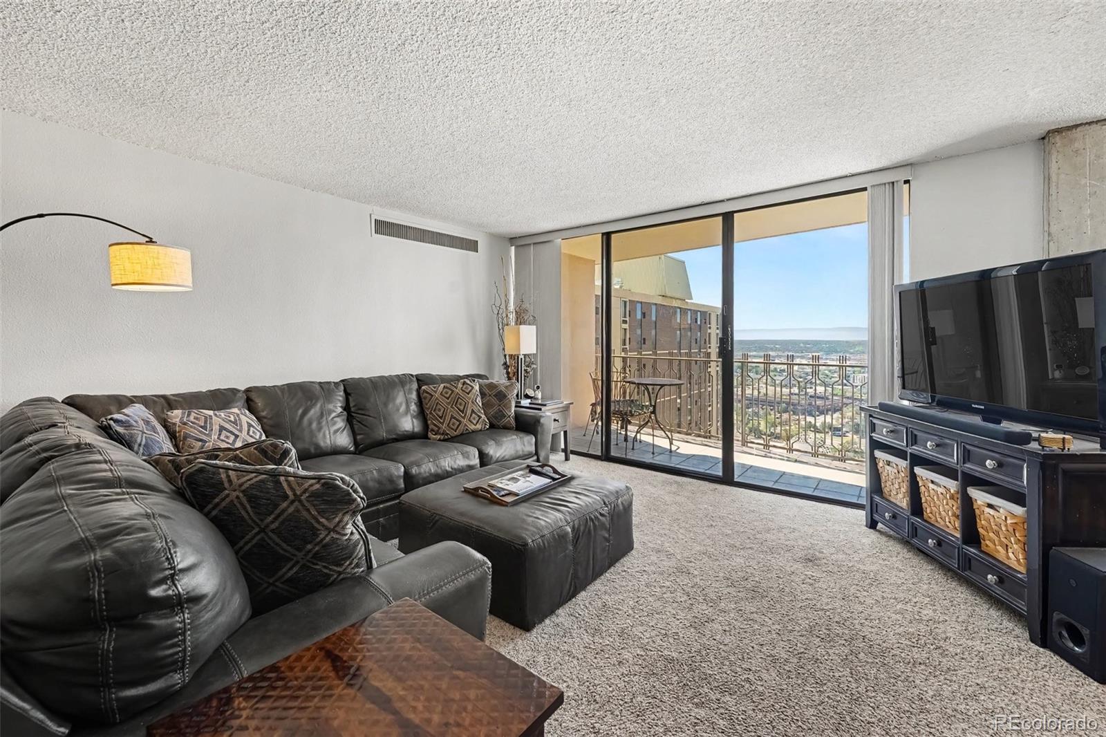 MLS Image #6 for 1020  15th street 33a,denver, Colorado