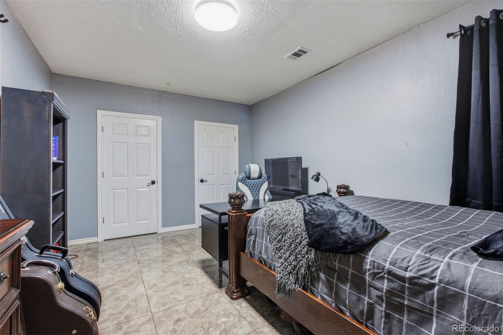 MLS Image #10 for 15780 e 48th place,denver, Colorado