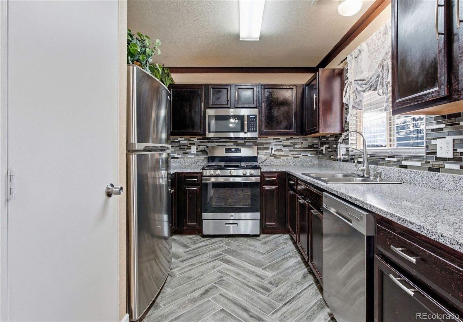 MLS Image #5 for 15780 e 48th place,denver, Colorado