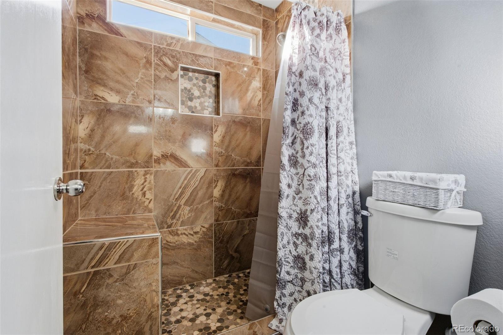 MLS Image #8 for 15780 e 48th place,denver, Colorado