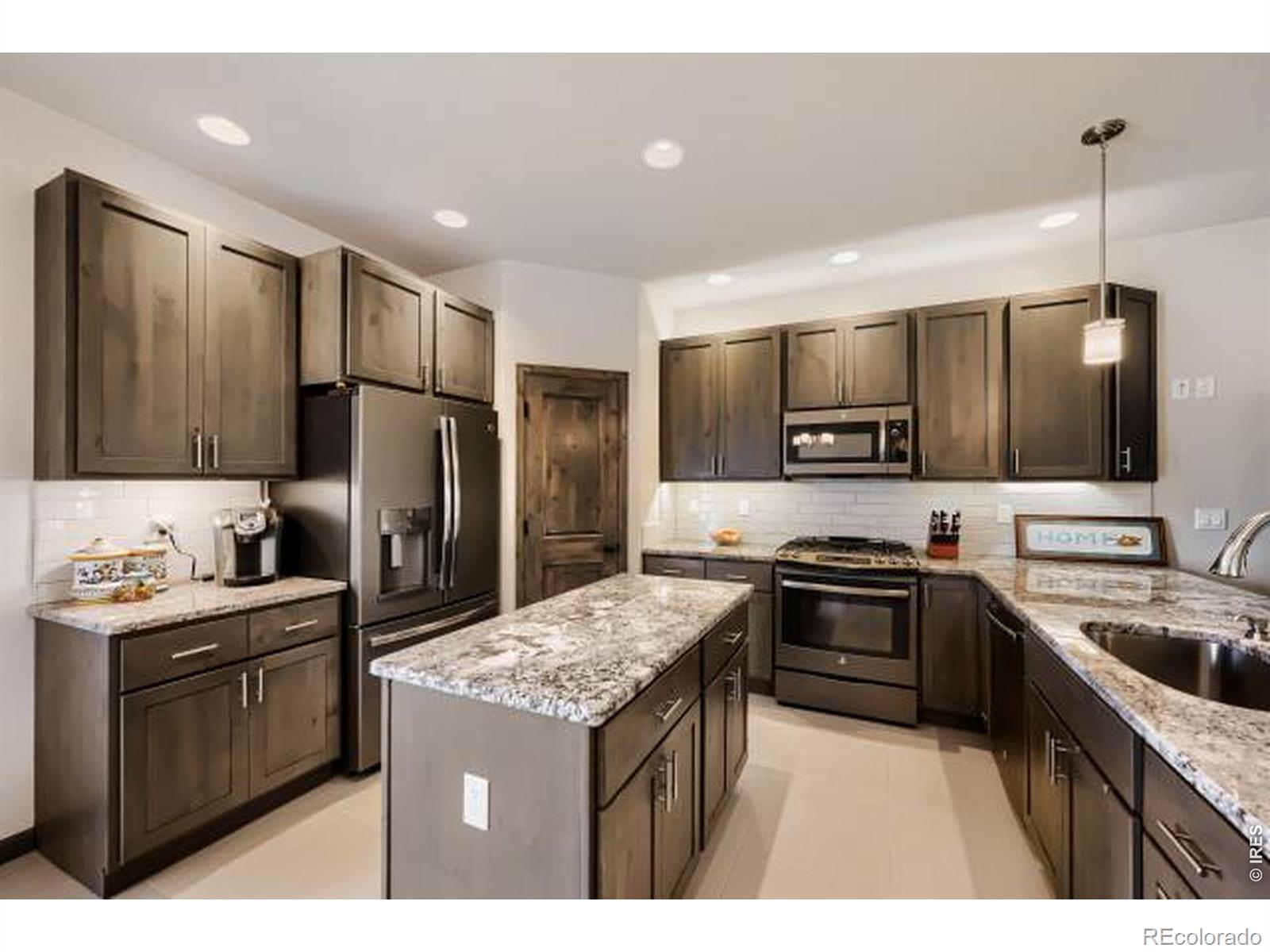 MLS Image #3 for 820  13th street,berthoud, Colorado
