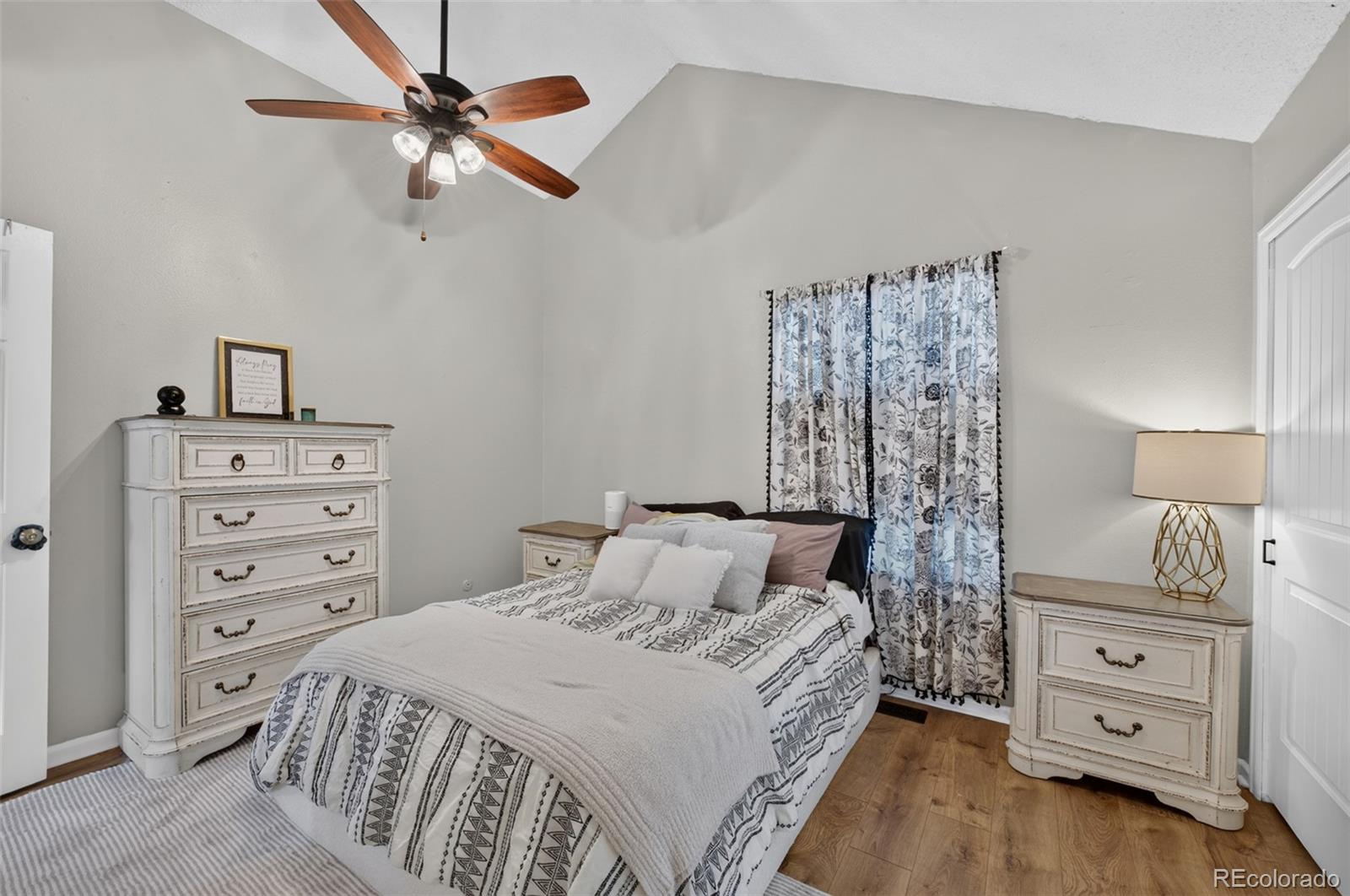 MLS Image #8 for 960 s zeno way,aurora, Colorado