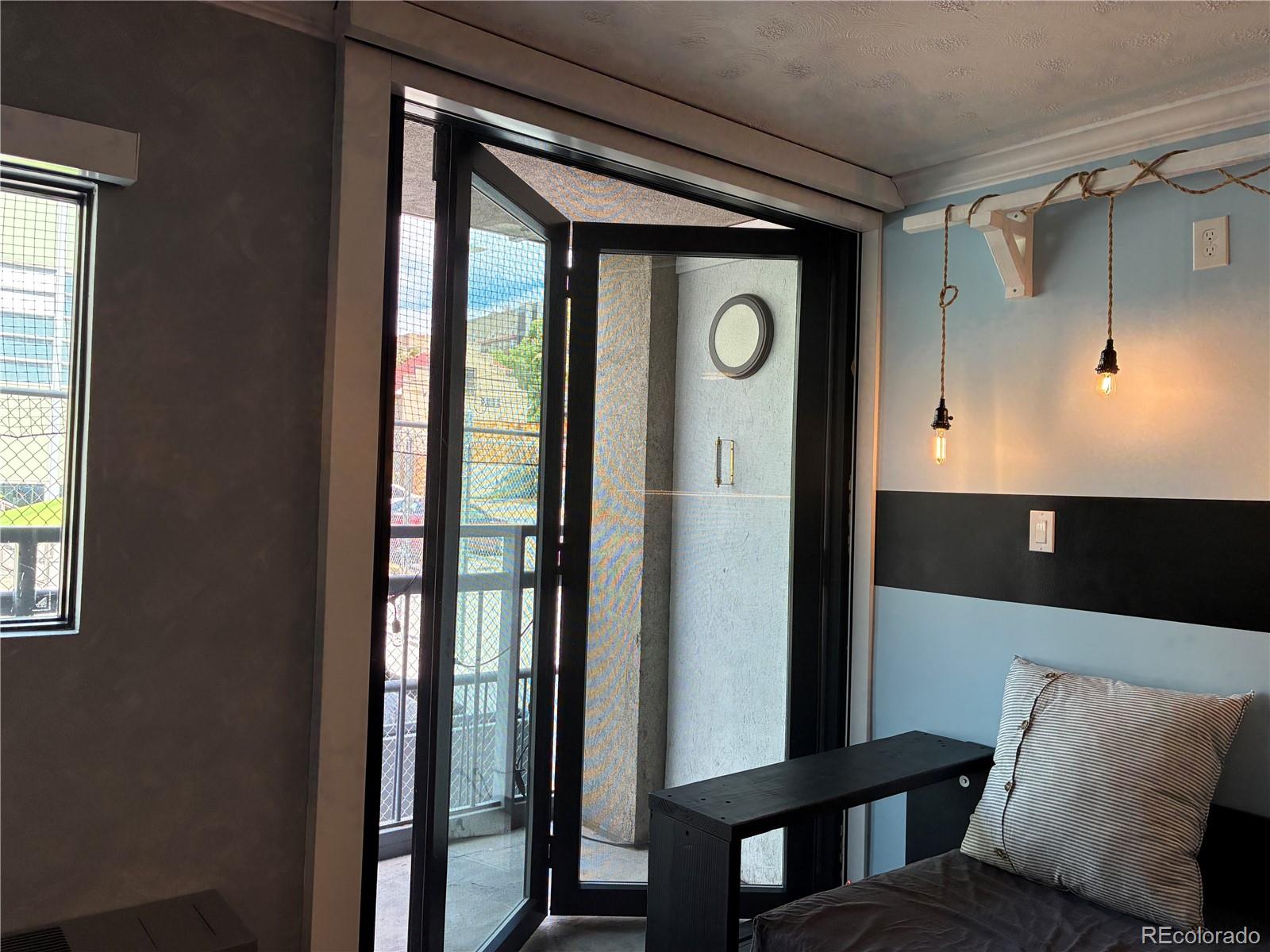 MLS Image #11 for 830 n sherman street 204,denver, Colorado