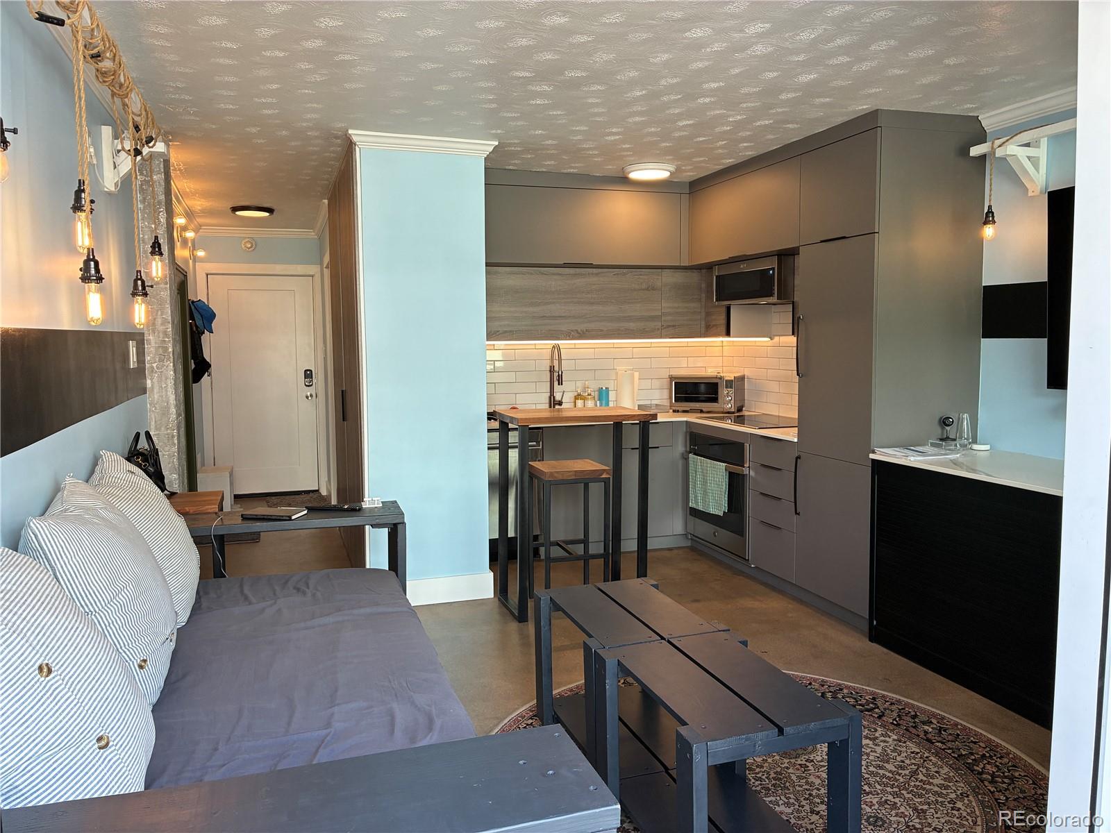 MLS Image #8 for 830 n sherman street 204,denver, Colorado