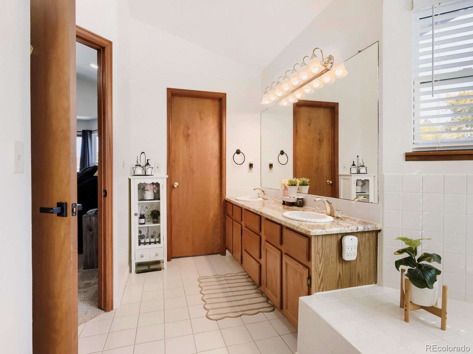 MLS Image #14 for 2350 e nichols place,centennial, Colorado