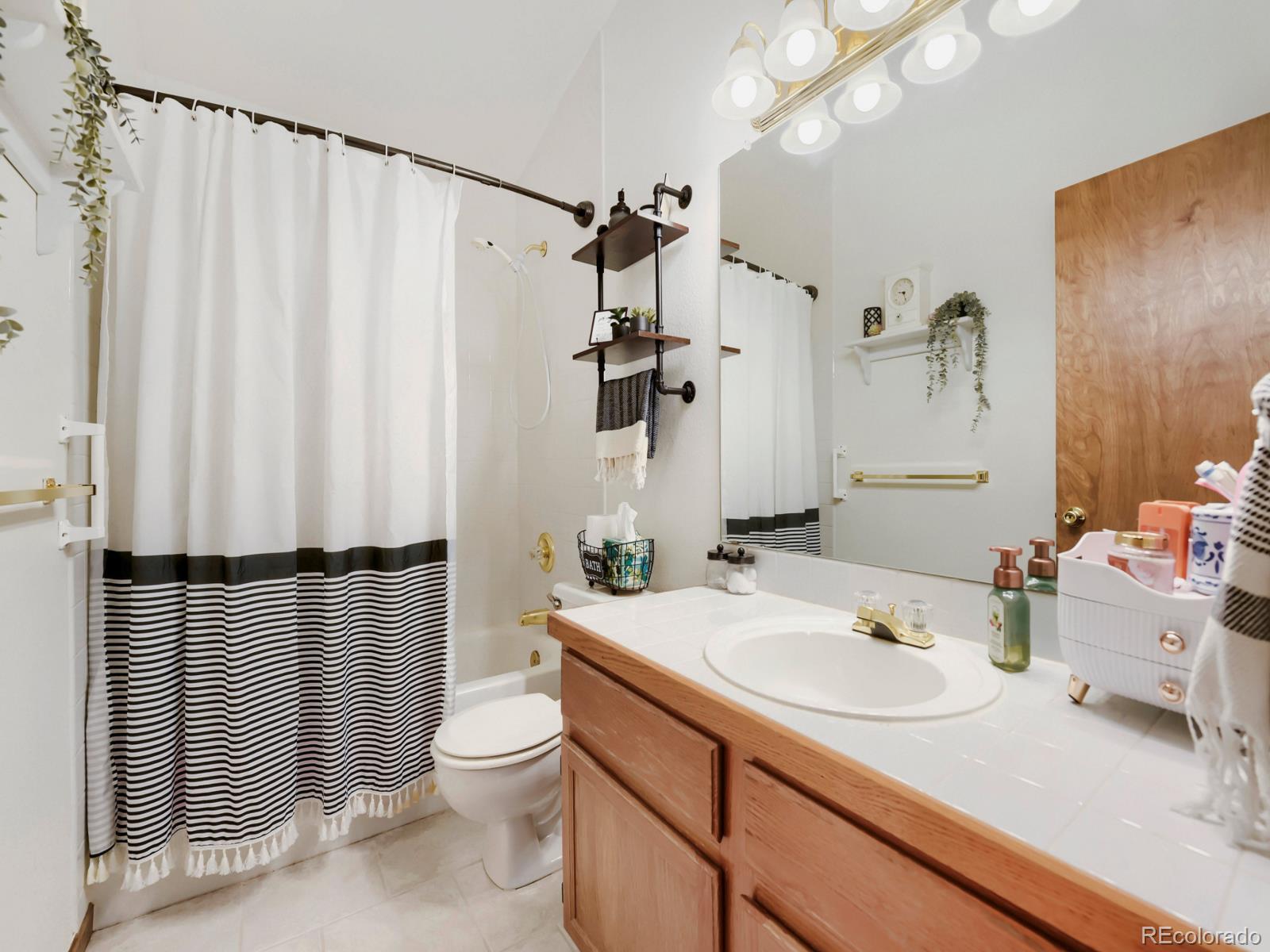 MLS Image #18 for 2350 e nichols place,centennial, Colorado