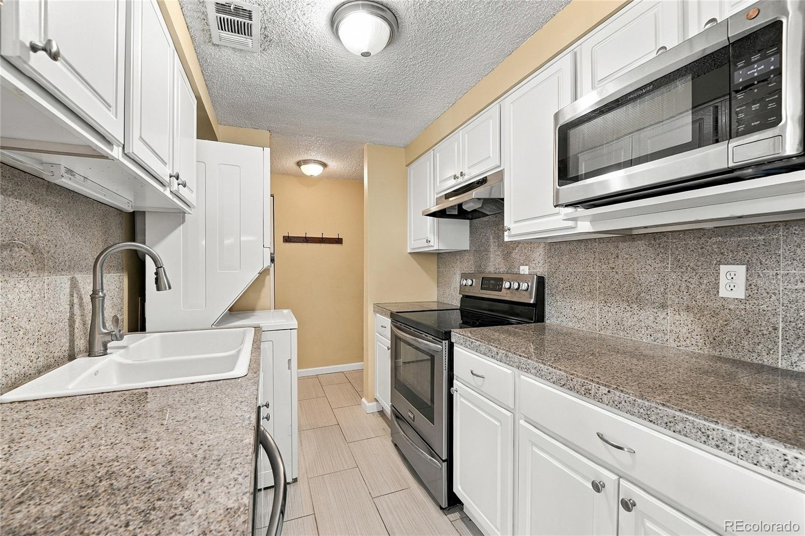 MLS Image #5 for 130 e highline circle 301,centennial, Colorado