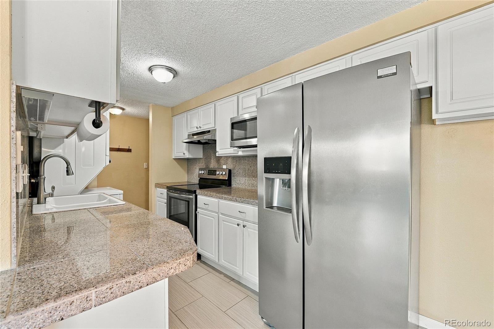 MLS Image #7 for 130 e highline circle 301,centennial, Colorado