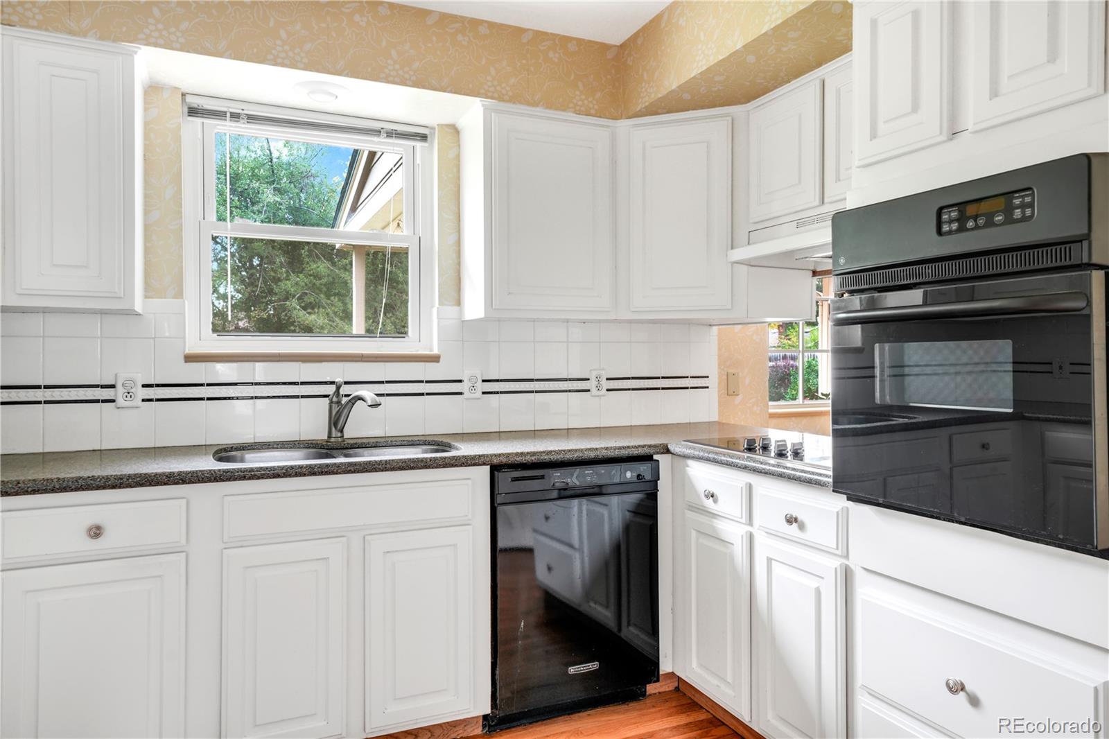 MLS Image #15 for 3244 s niagara street,denver, Colorado