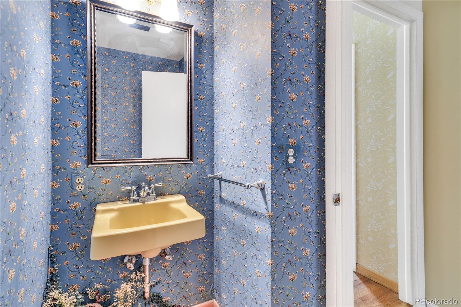 MLS Image #18 for 3244 s niagara street,denver, Colorado