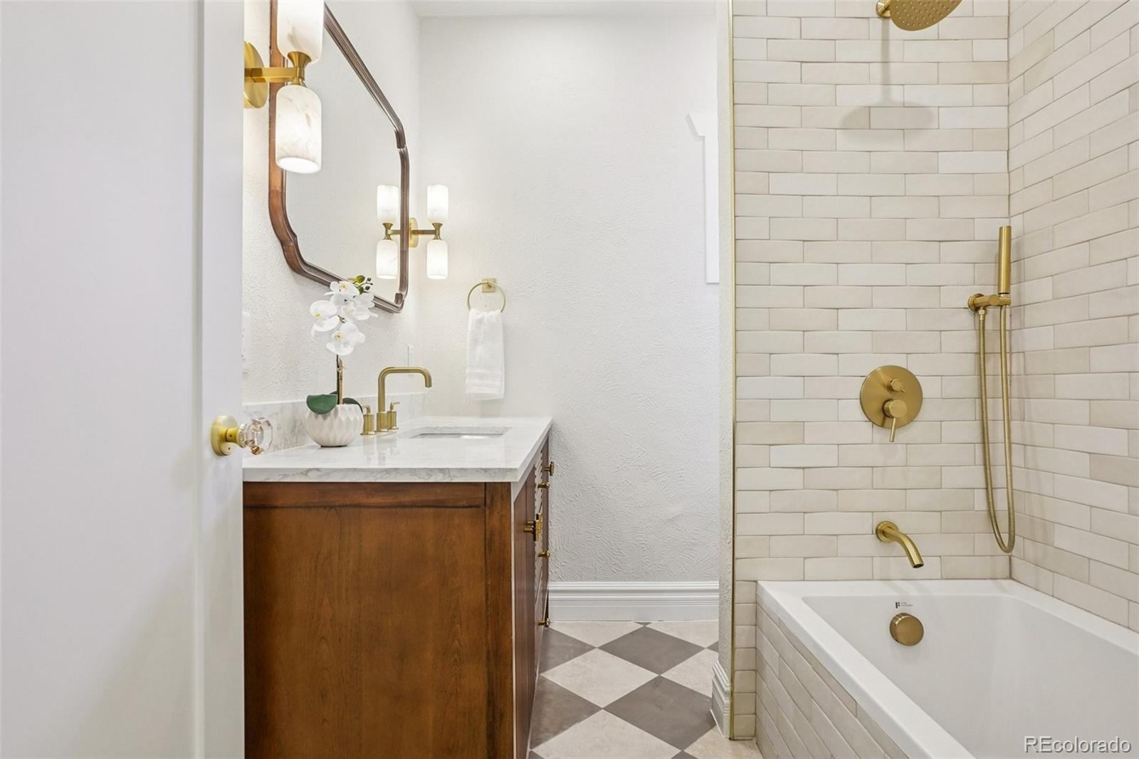 MLS Image #23 for 1650 s lincoln street,denver, Colorado