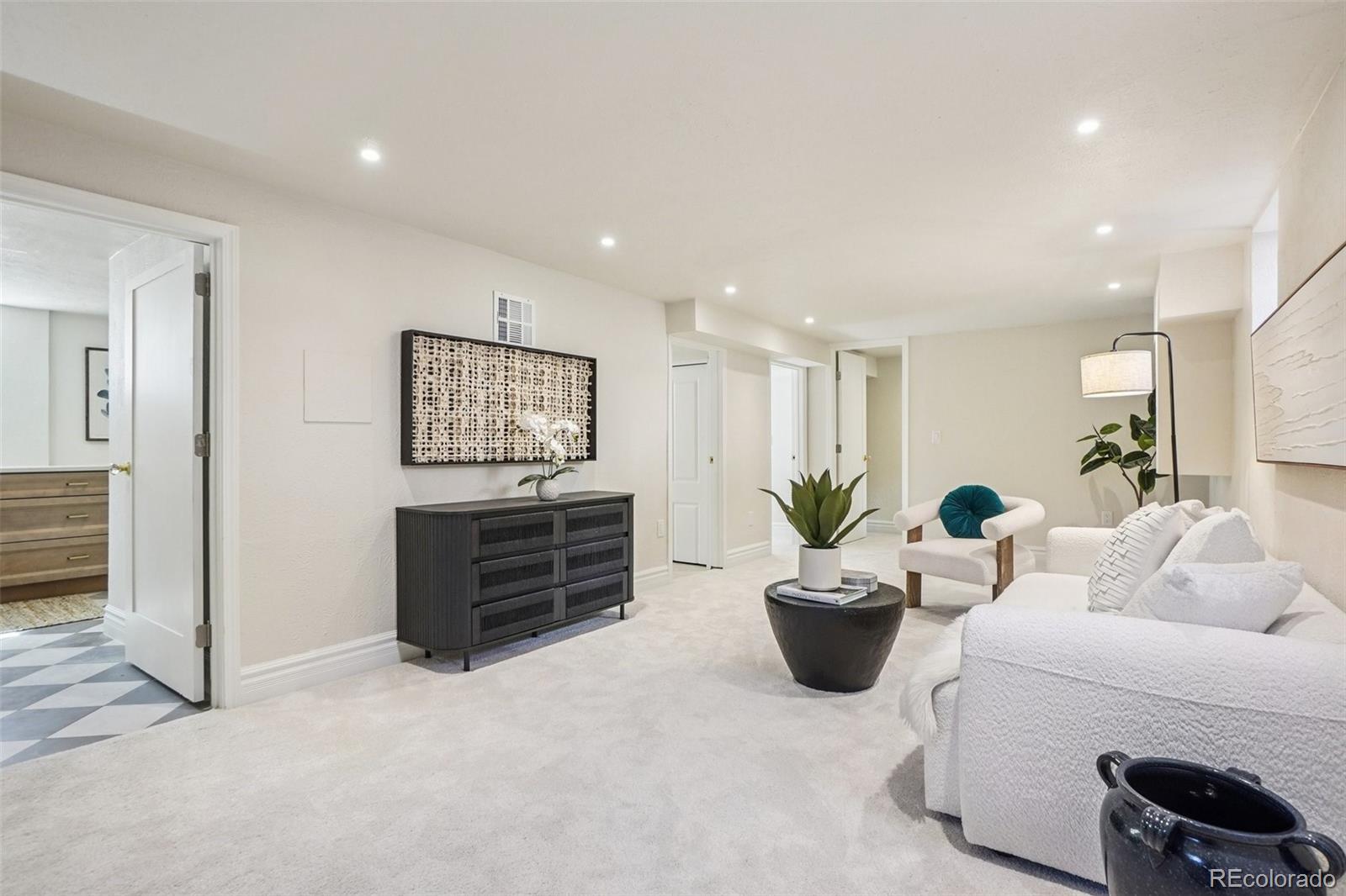MLS Image #26 for 1650 s lincoln street,denver, Colorado