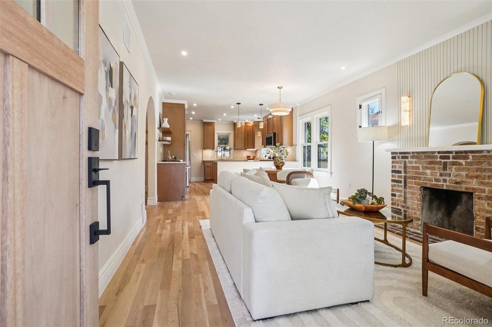 MLS Image #3 for 1650 s lincoln street,denver, Colorado