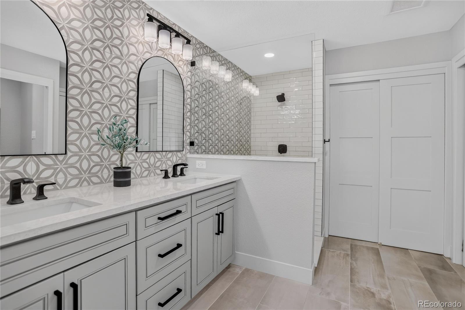 MLS Image #18 for 1932 s michigan way,denver, Colorado