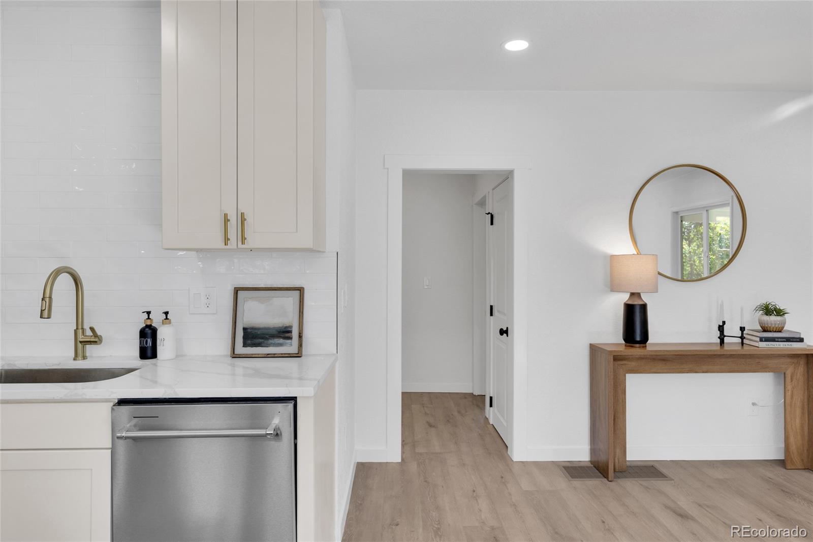 MLS Image #11 for 2055 s williams street,denver, Colorado