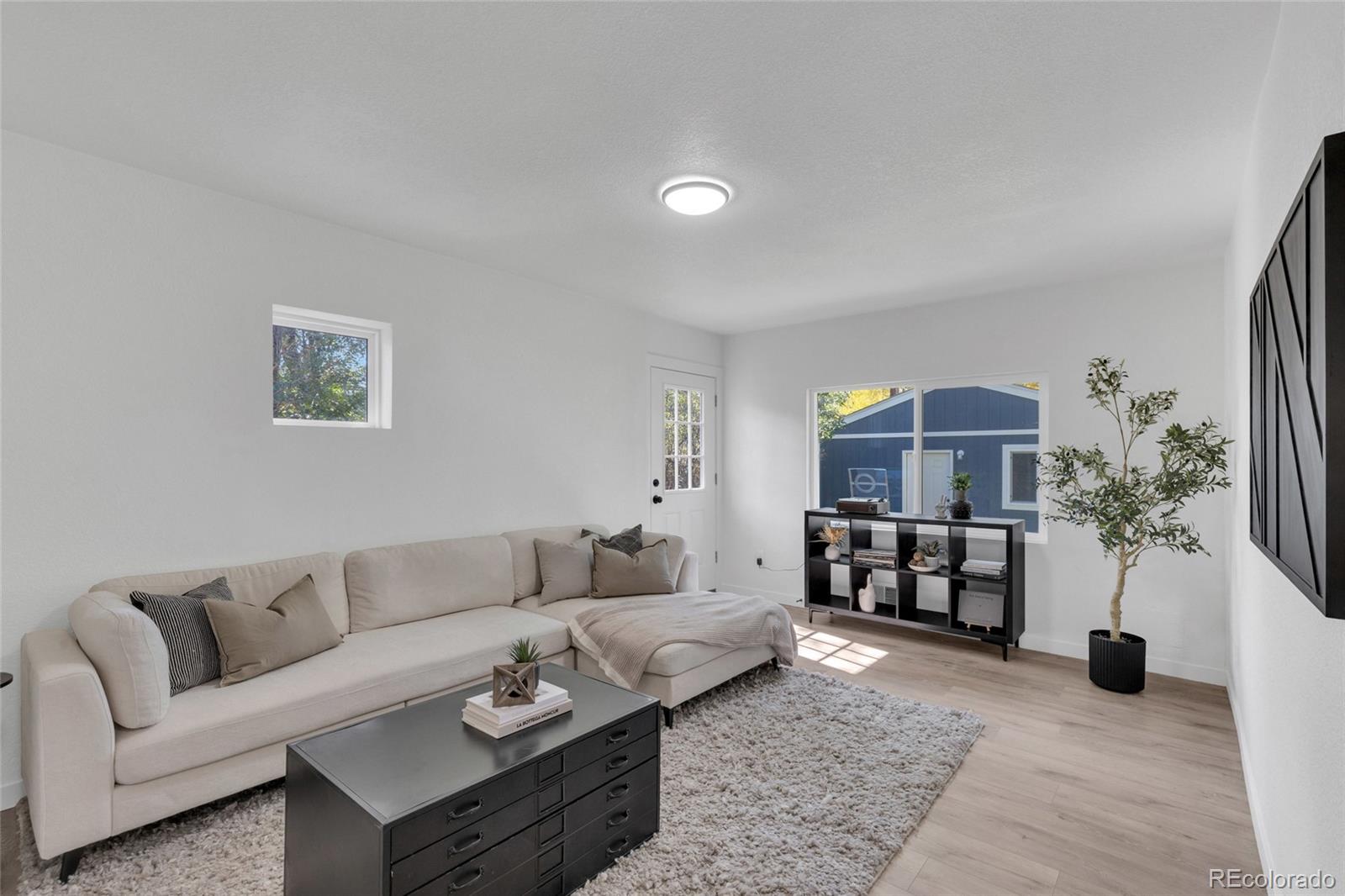 MLS Image #14 for 2055 s williams street,denver, Colorado