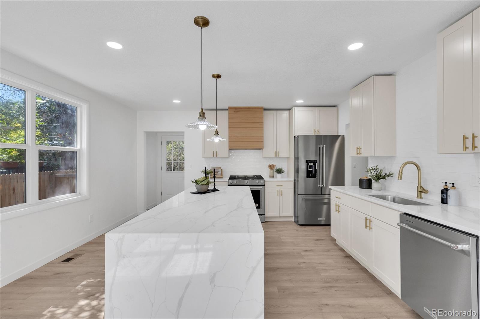 MLS Image #5 for 2055 s williams street,denver, Colorado