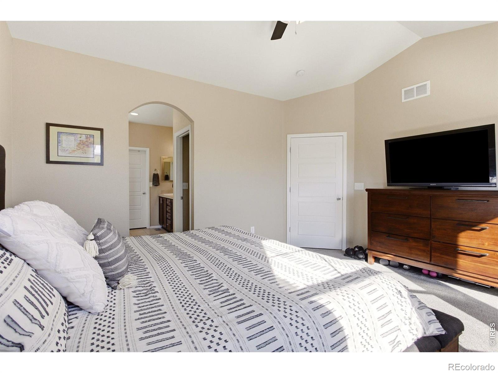 MLS Image #9 for 22575 e union circle,aurora, Colorado