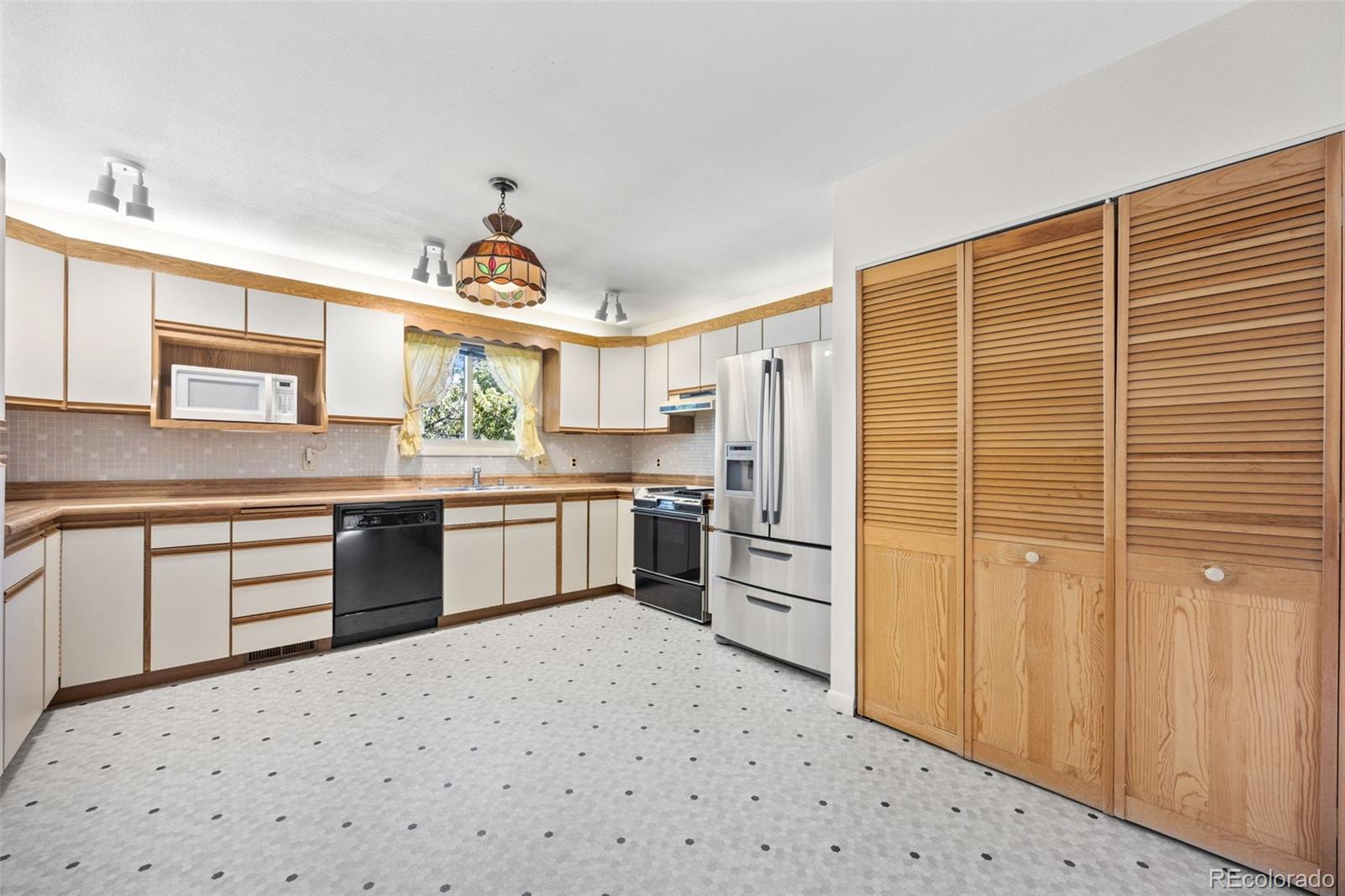MLS Image #6 for 10460  emerson street,northglenn, Colorado