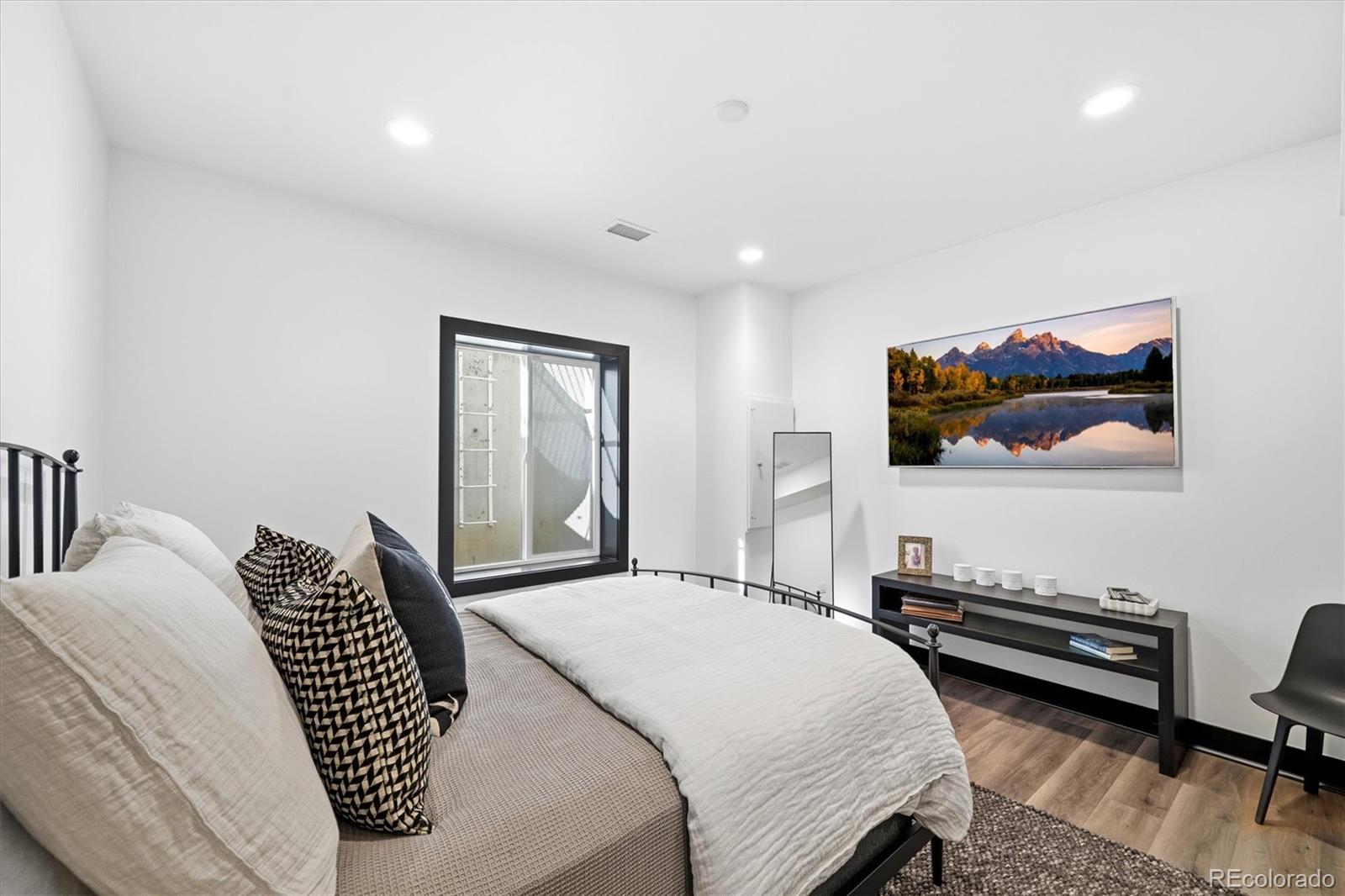 MLS Image #44 for 2110 s cook street,denver, Colorado