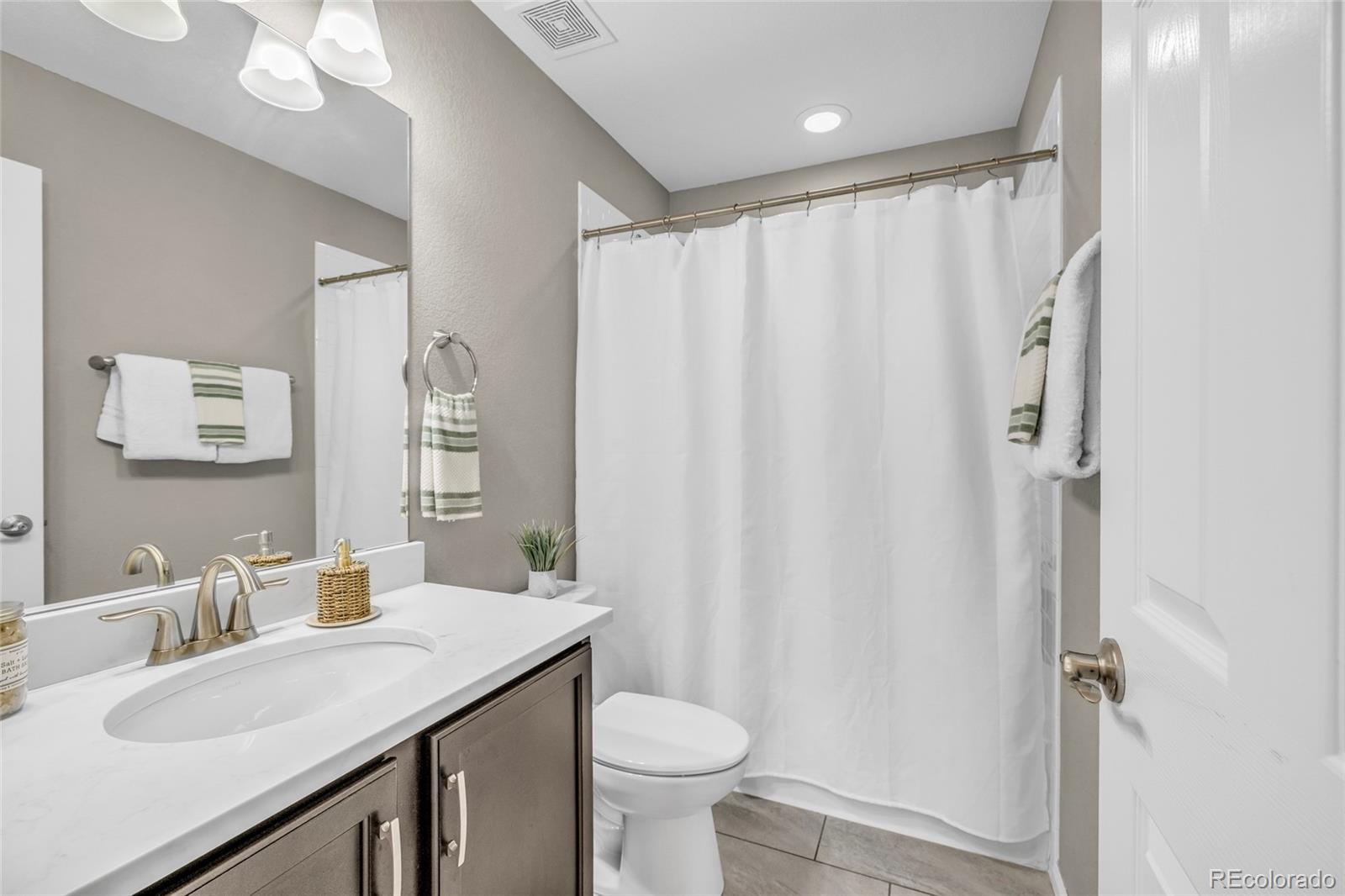 MLS Image #19 for 25523 e byers drive,aurora, Colorado