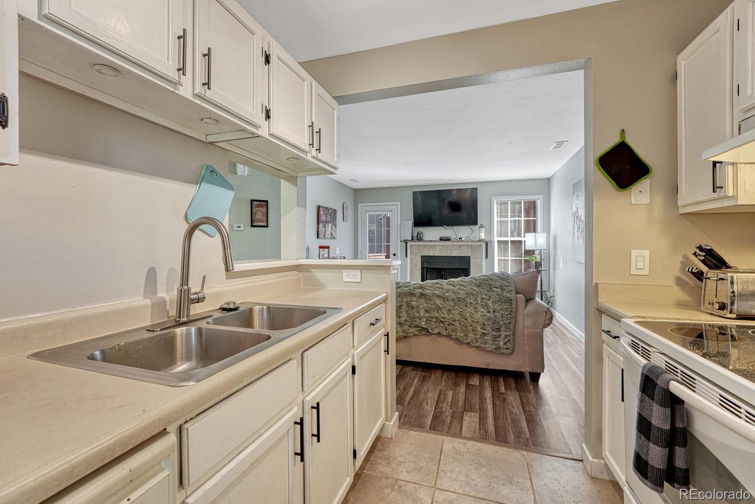 MLS Image #10 for 2121  troy court,colorado springs, Colorado