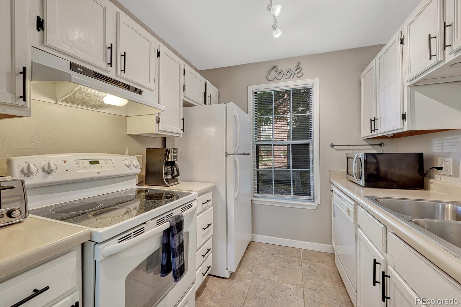 MLS Image #8 for 2121  troy court,colorado springs, Colorado