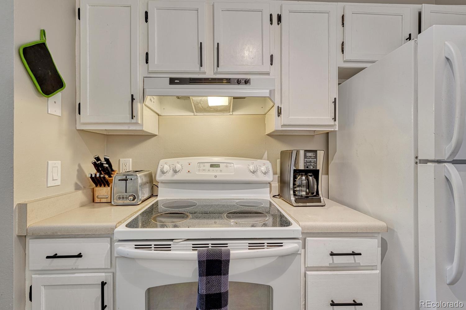MLS Image #9 for 2121  troy court,colorado springs, Colorado