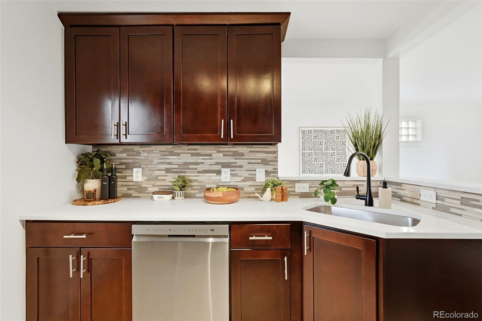 MLS Image #8 for 3030  newport street,denver, Colorado