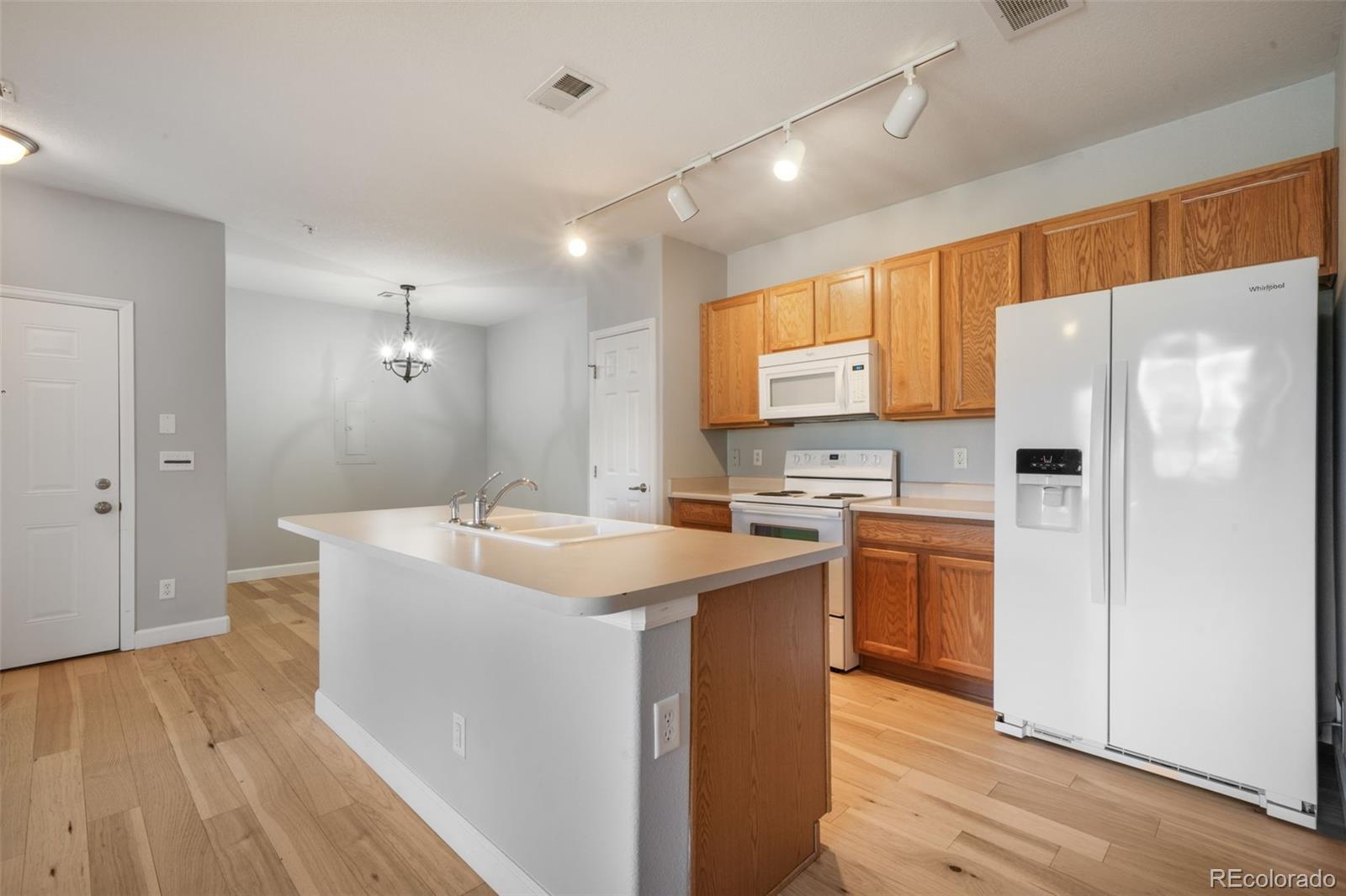 MLS Image #10 for 19303 e college drive,aurora, Colorado