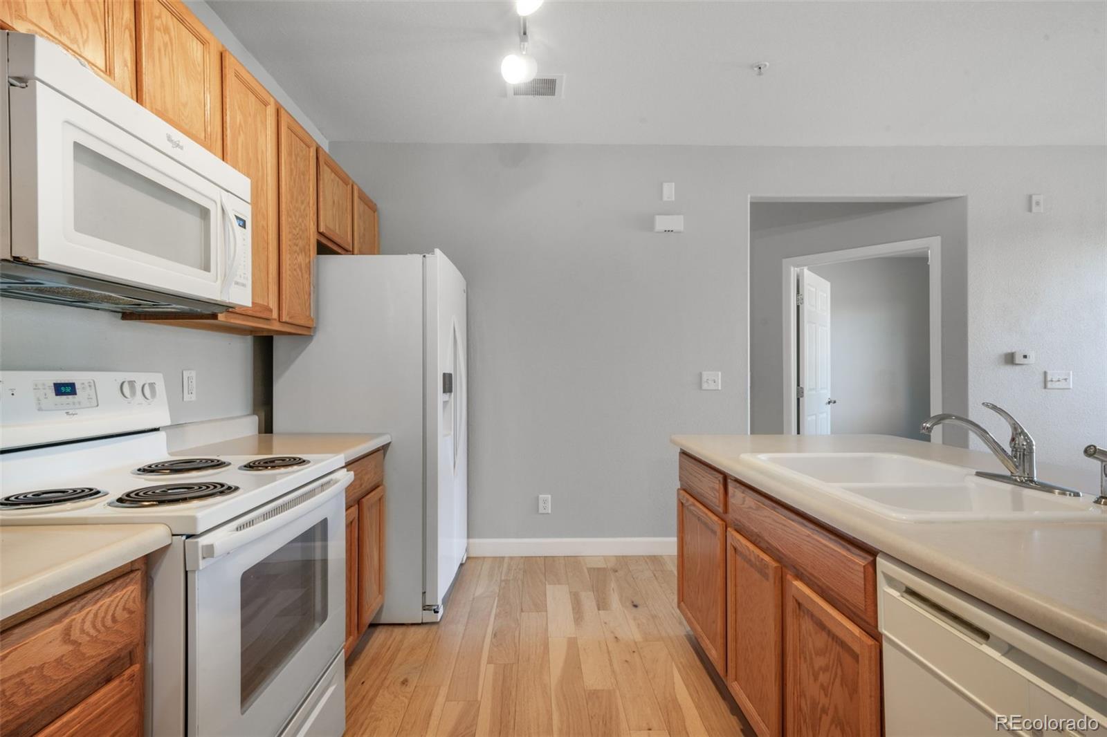 MLS Image #12 for 19303 e college drive,aurora, Colorado