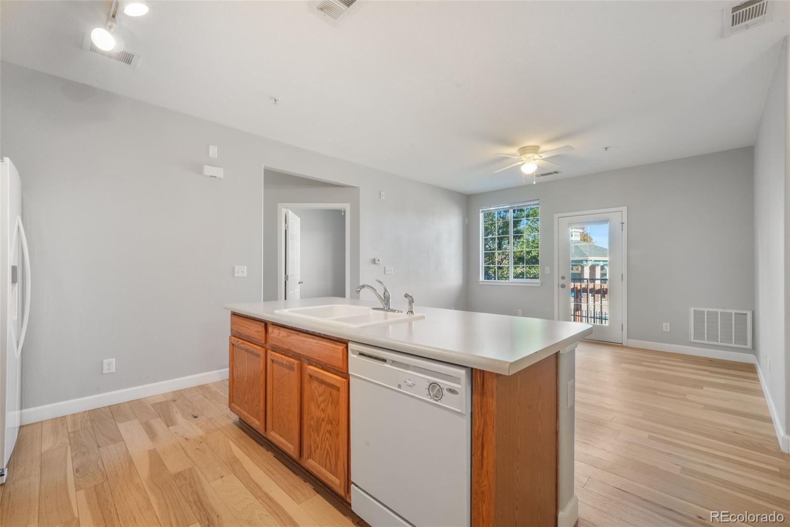 MLS Image #13 for 19303 e college drive,aurora, Colorado