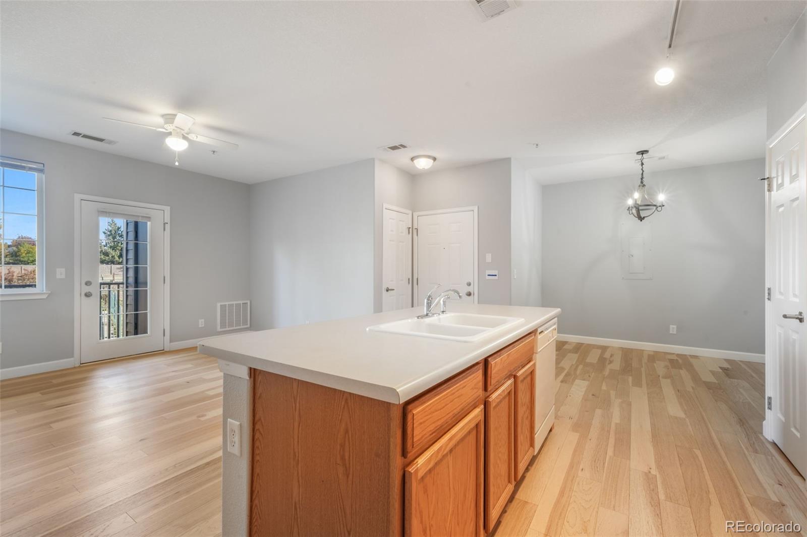 MLS Image #14 for 19303 e college drive,aurora, Colorado