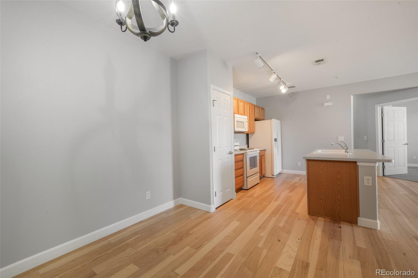 MLS Image #19 for 19303 e college drive,aurora, Colorado