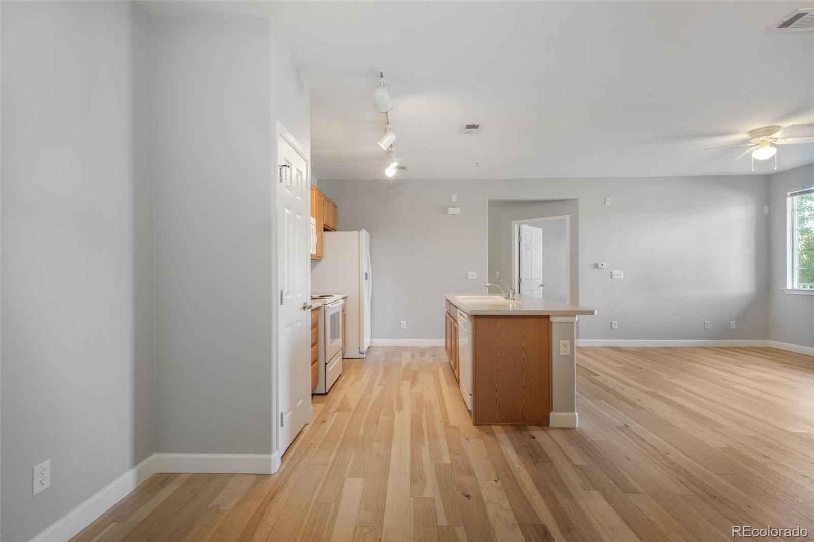MLS Image #20 for 19303 e college drive,aurora, Colorado